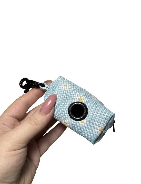 DAISIES ON BLUE WASTE BAG HOLDER